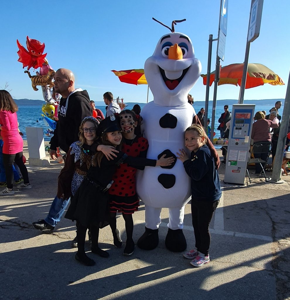 Maskota Olaf na dječjem događanju
