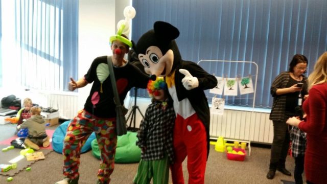 Miki na danima otvorenih vrata jedne firme "Kids at work"